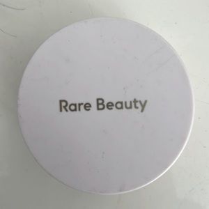 Sealed Rare Beauty setting powder LIGHT